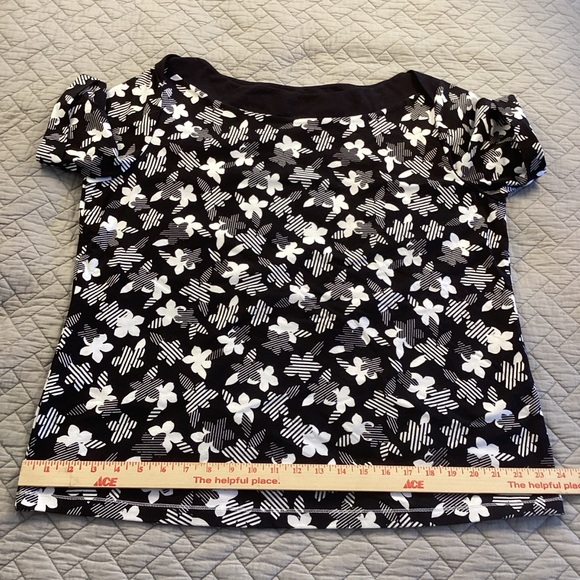 Karen Scott Black and White floral Patterned Blouse - Picture 6 of 12